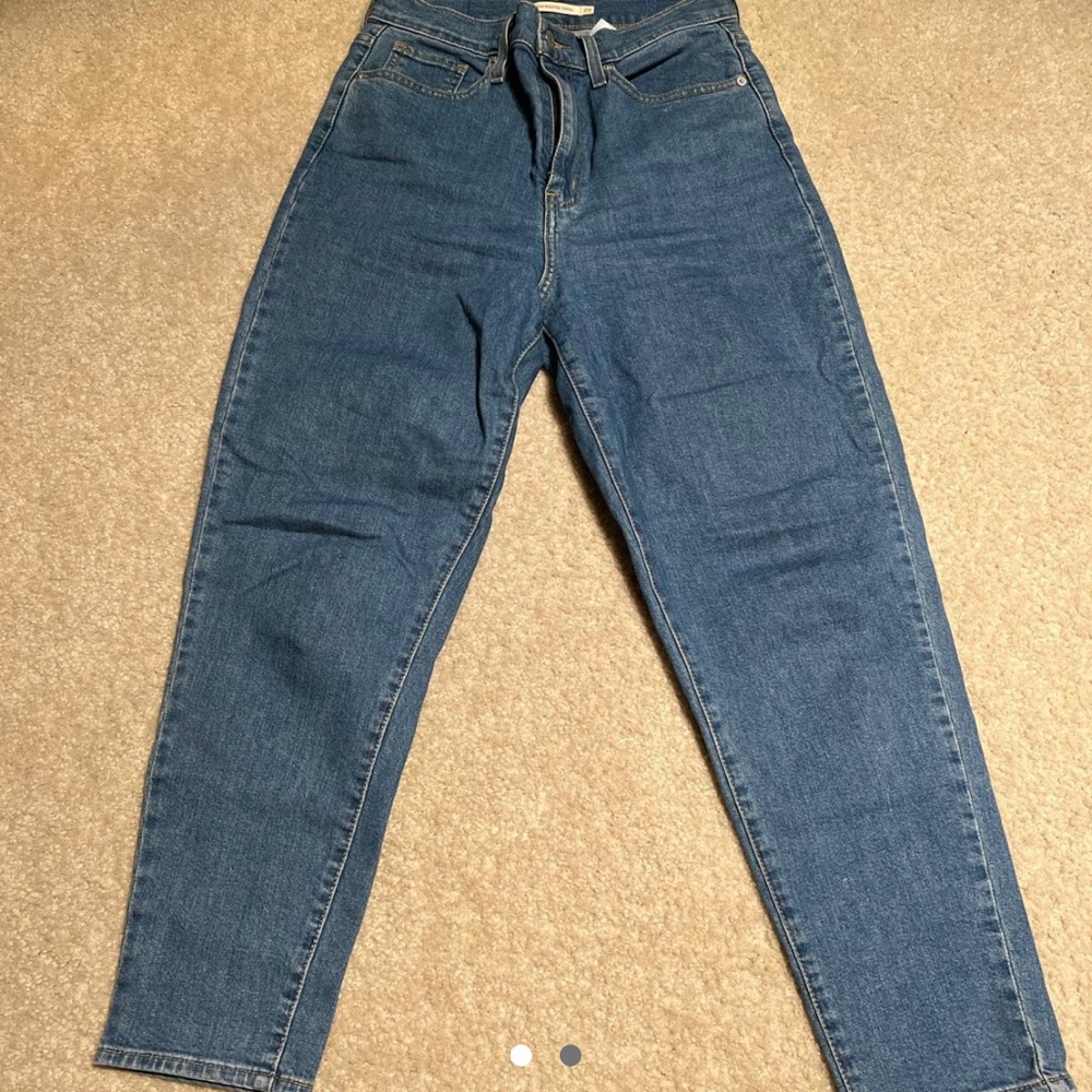 LEVIS TAPER JEANS